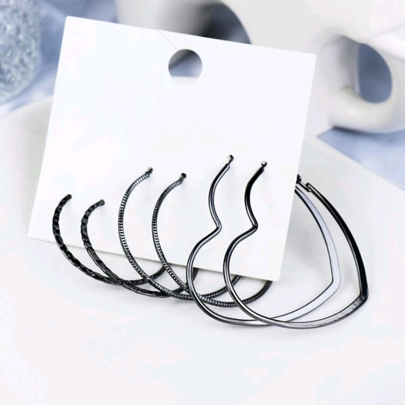 Jewelry - 🍉5 for $25* Black Minimalist Hoops